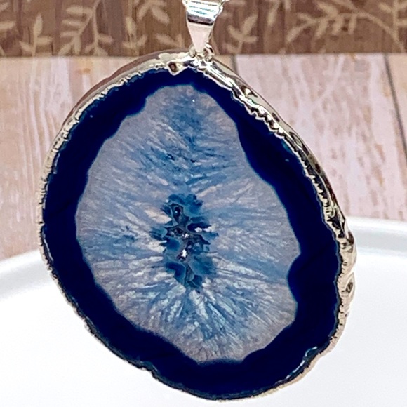 Beautiful Dark & Light Blue Agate Slice - Picture 1 of 4